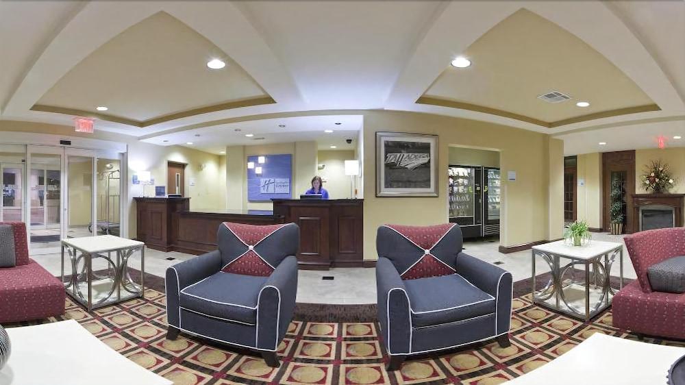 Holiday Inn Express Hotel & Suites Talladega By Ihg Экстерьер фото