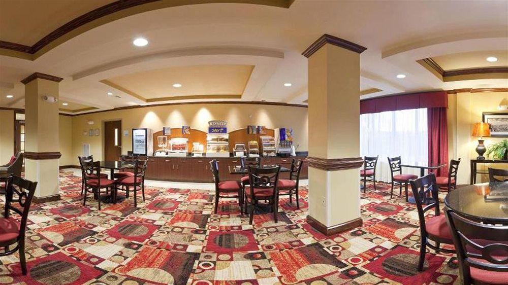 Holiday Inn Express Hotel & Suites Talladega By Ihg Экстерьер фото