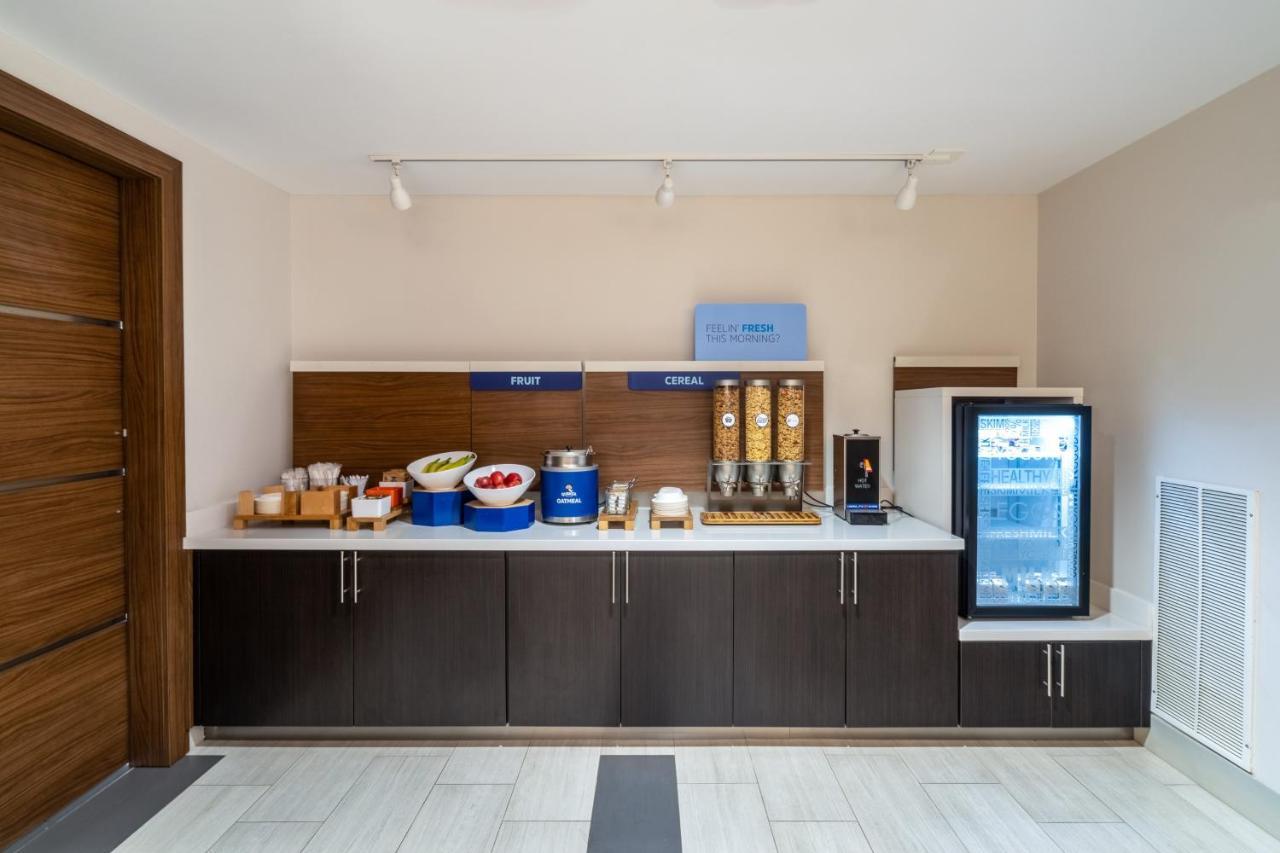 Holiday Inn Express Hotel & Suites Talladega By Ihg Экстерьер фото