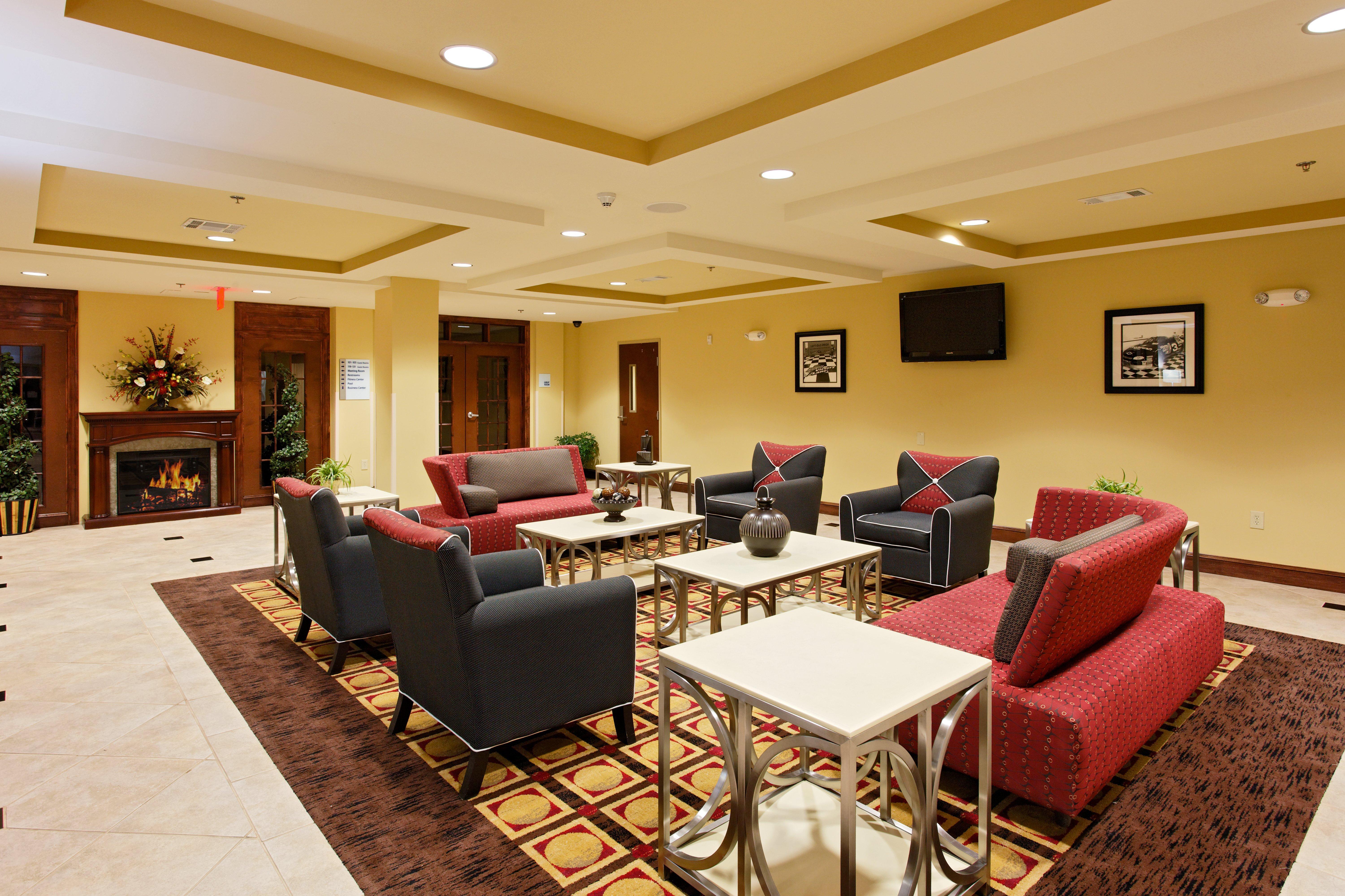 Holiday Inn Express Hotel & Suites Talladega By Ihg Экстерьер фото
