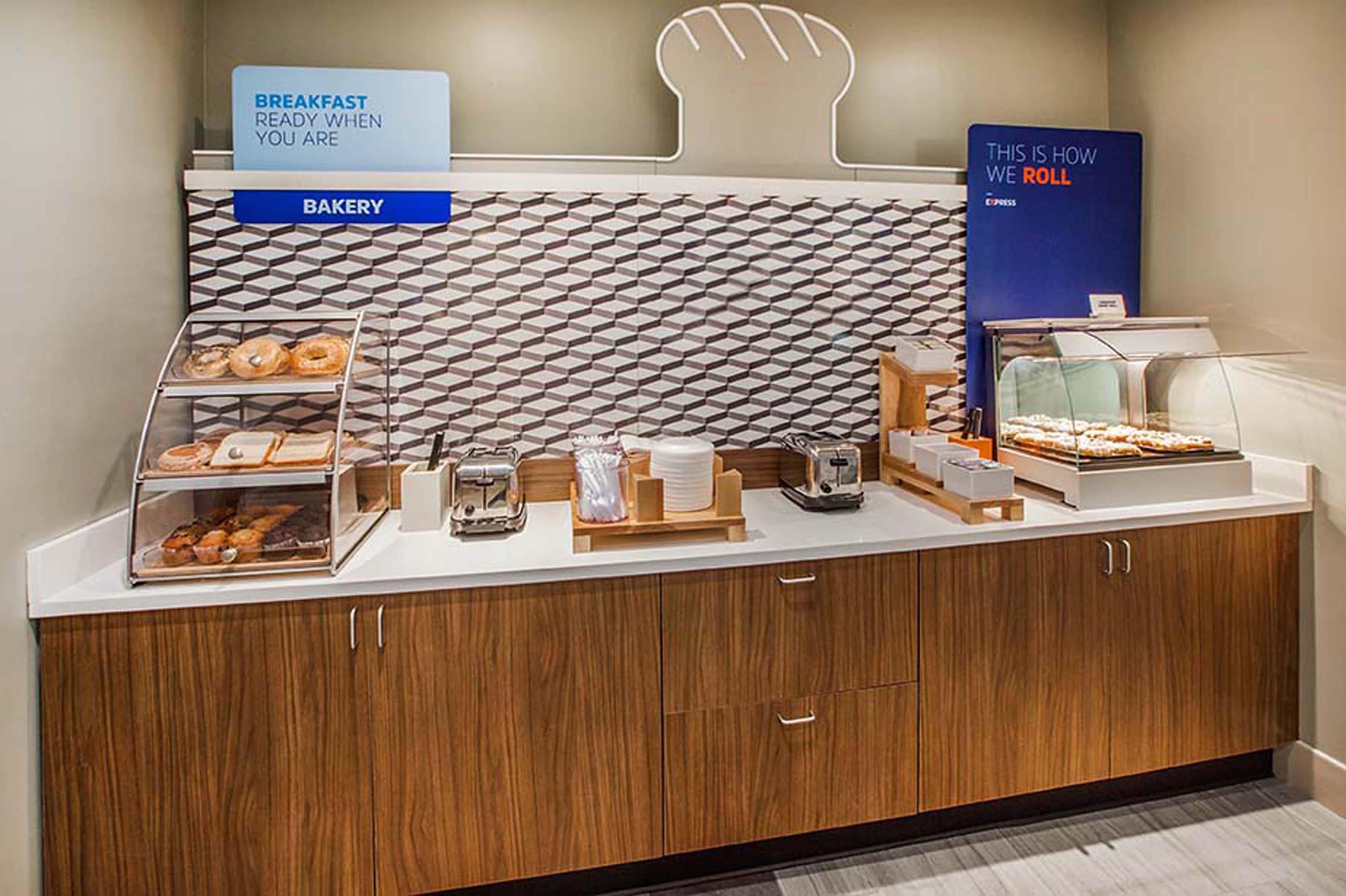 Holiday Inn Express Hotel & Suites Talladega By Ihg Экстерьер фото