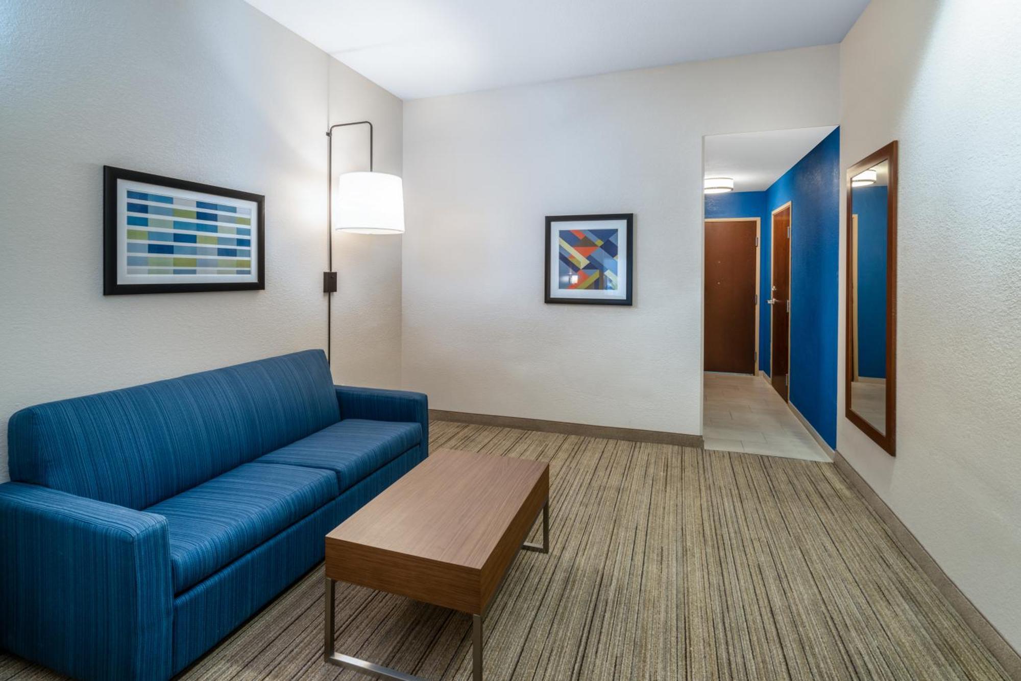 Holiday Inn Express Hotel & Suites Talladega By Ihg Экстерьер фото